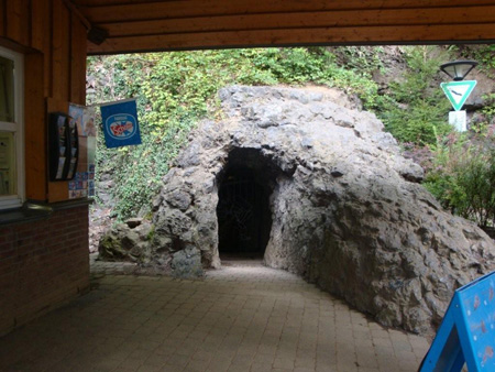 Der Hhleneingang 